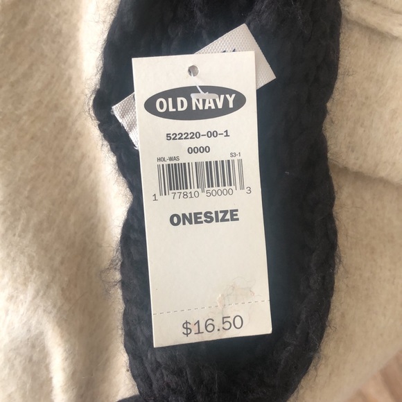 NWT Old Navy Sweater Knit Scarf with Tassles - Picture 4 of 4